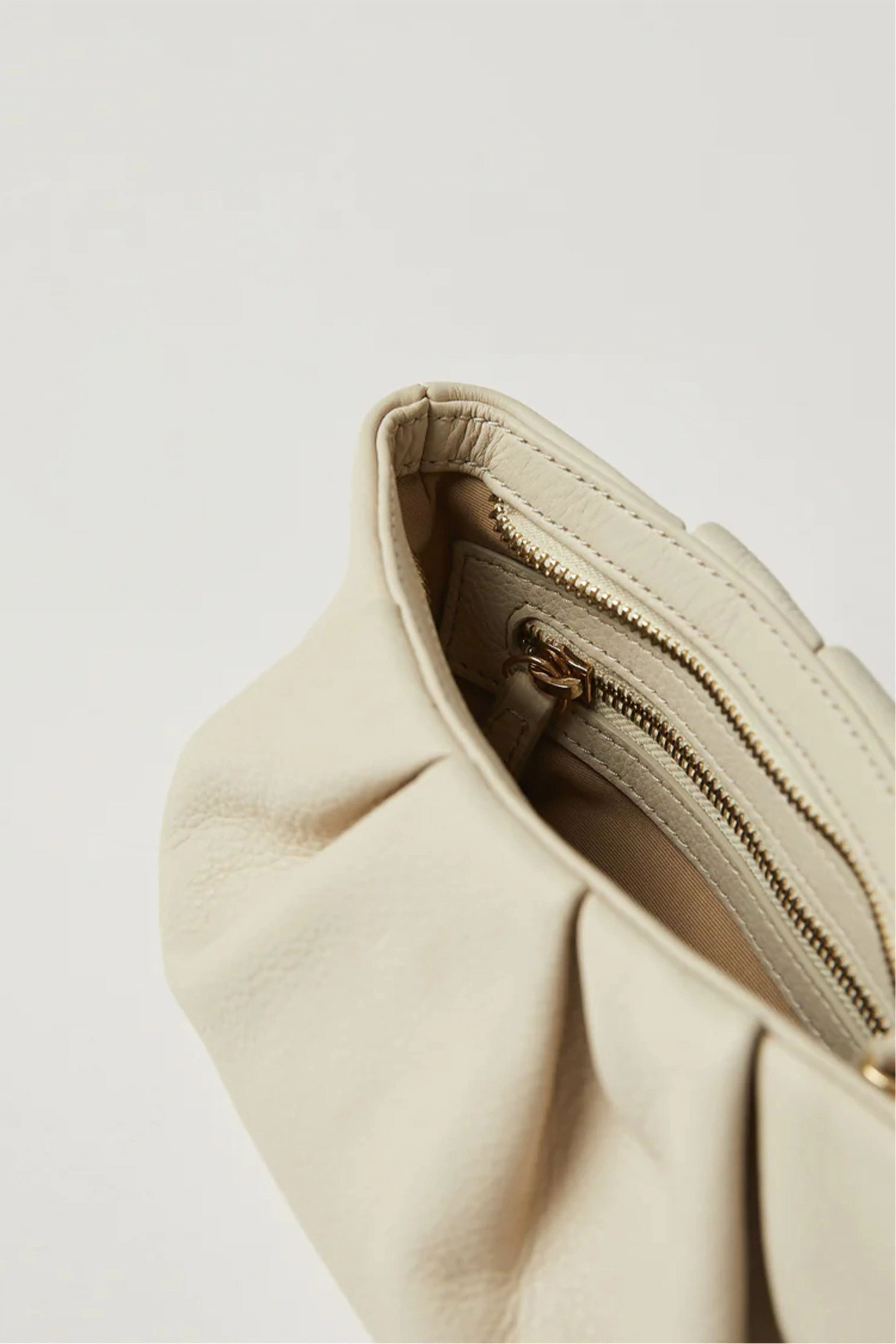 B-LOW THE BELT | Sofia Belt Bag - Image 3