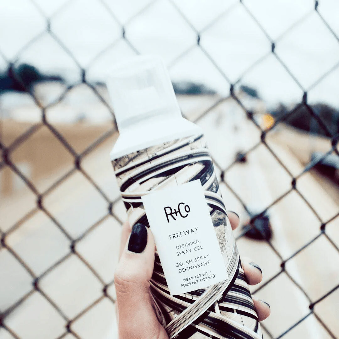 R+Co | Freeway Defining Spray Gel - Image 2
